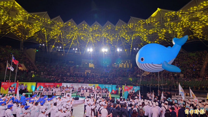 全中運開幕典禮在台南亞太棒球場少棒主球場登場。（記者洪瑞琴攝）