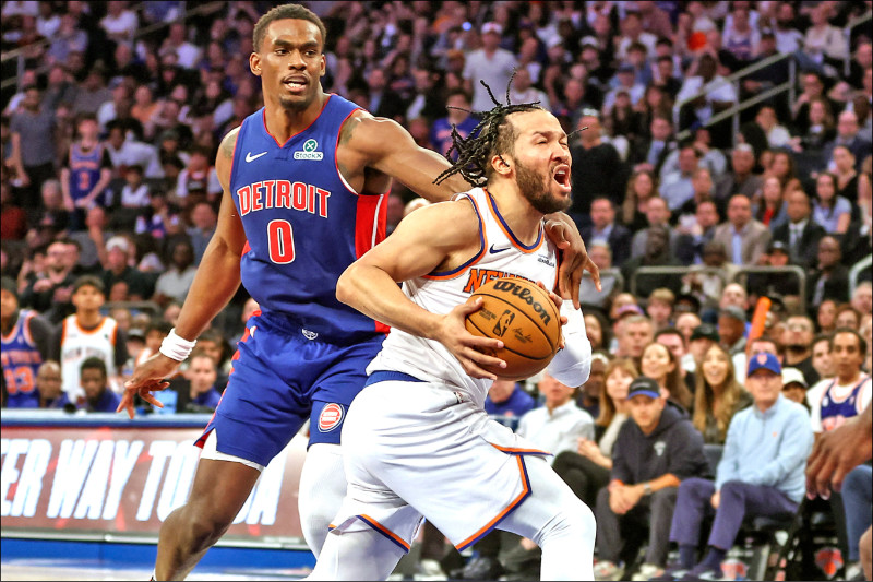 尼克布朗森（右）第4節大爆發，助隊季後賽首輪開胡。（路透）