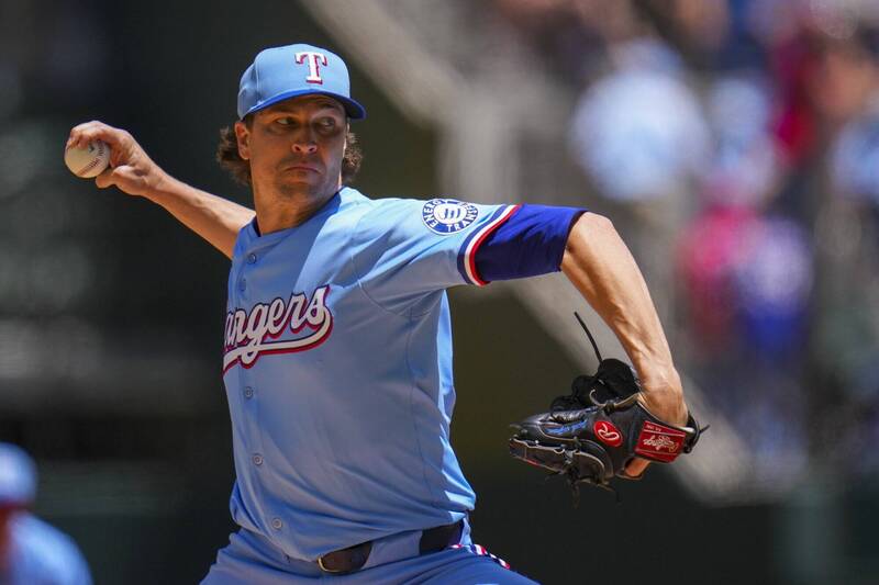 德葛隆本場主投5局失掉1分，也達成生涯1700次奪三振。（美聯社）