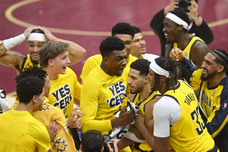 哈里伯頓準絕殺三分球率溜馬氣走騎士。（路透）