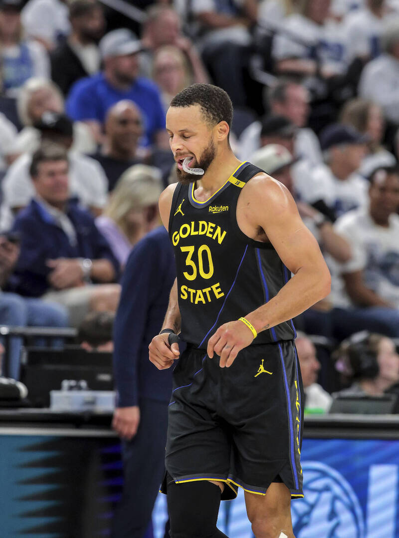 柯瑞受傷。（美聯社）