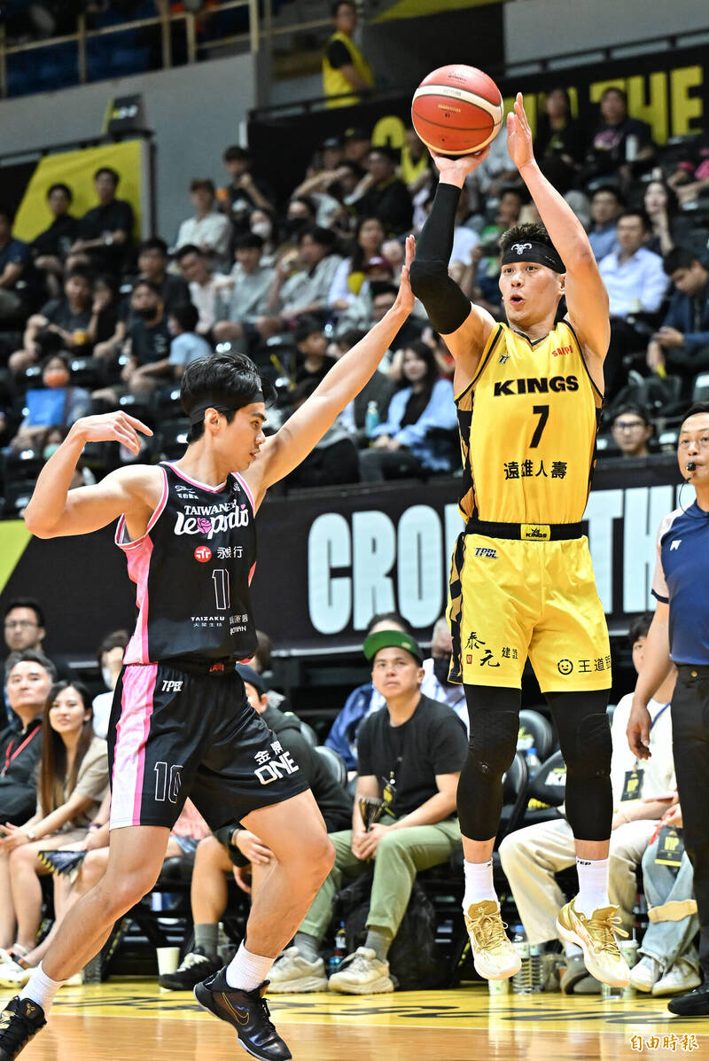 新北國王林書豪（右）。（記者陳志曲攝）