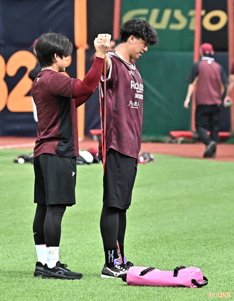 樂天桃猿林立重回一軍。（記者陳志曲攝）