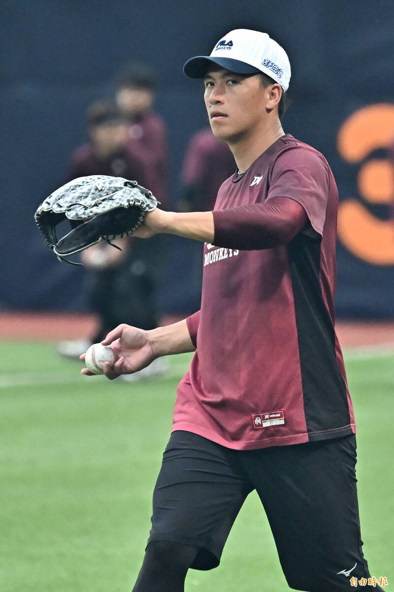 樂天桃猿林立重回一軍。（記者陳志曲攝）