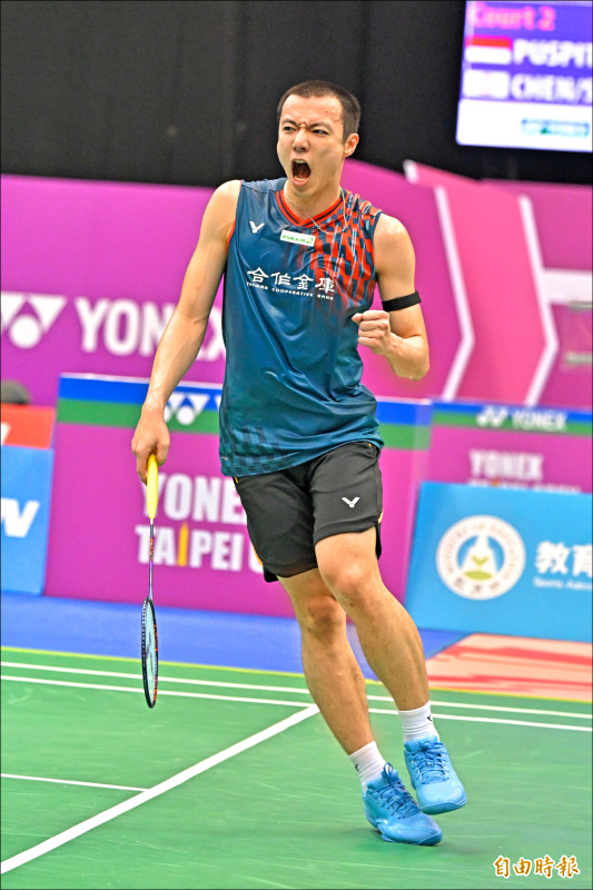 「羽球王子」王子維擊退馬來西亞選手賀首維，今爭決賽門票。（記者塗建榮攝）