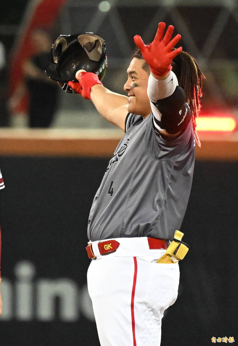 吉力吉撈‧鞏冠敲出再見安打。（記者林正堃攝）