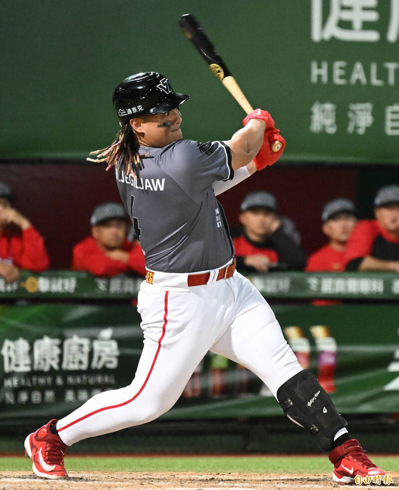 吉力吉撈‧鞏冠敲出再見安打。（記者林正堃攝）