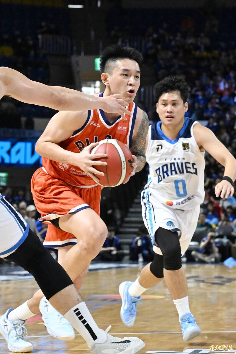 盧峻翔（左）。（記者陳逸寬攝）