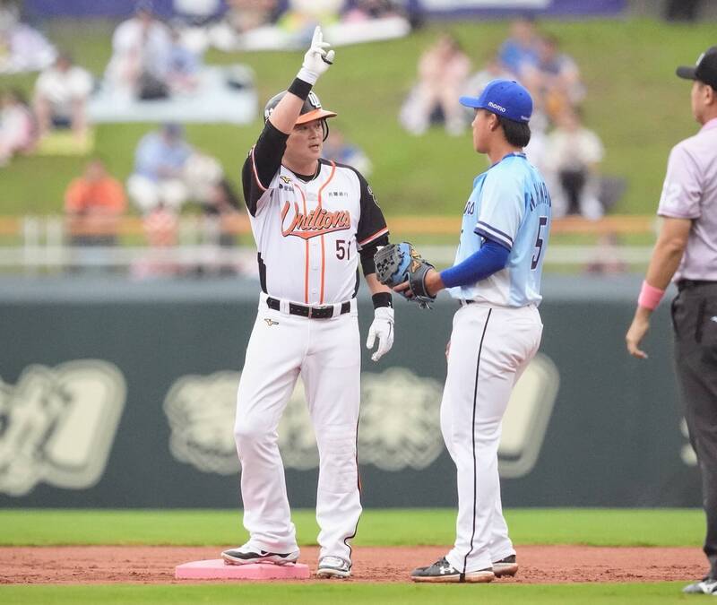 老將胡金龍前兩打席都敲出二壘安打。（統一獅提供）