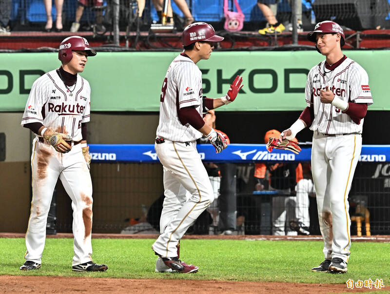 林立敲出三分全壘打。（記者陳志曲攝）