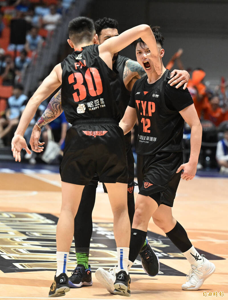 領航猿將戰局延長至冠軍賽G7。（記者林正堃攝）