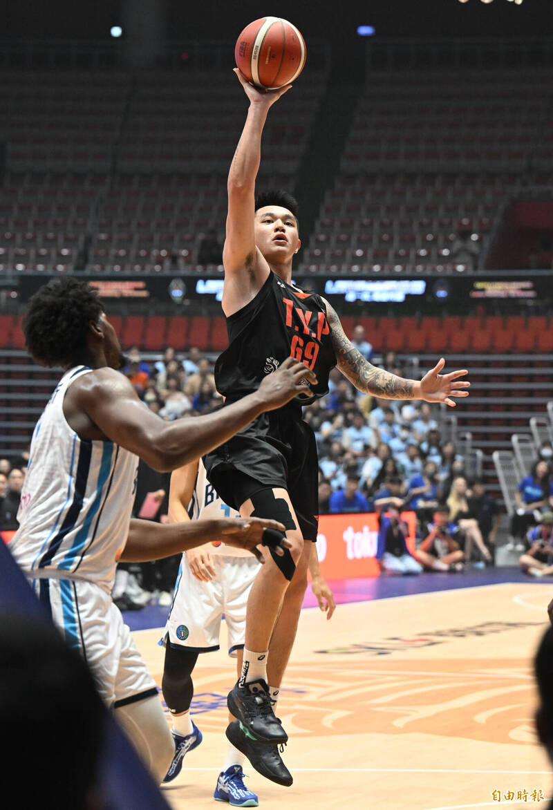 盧峻翔19分助領航猿擊退勇士扳平戰局。（記者林正堃攝）