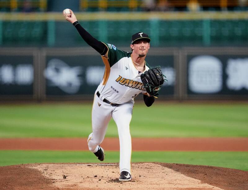 台鋼雄鷹先發投手石萬金。（台鋼雄鷹提供）