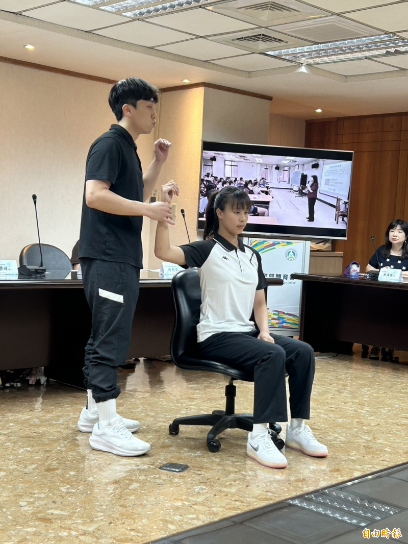 游泳》基層防護圈守護學生運動員助松山「美少女」趙婕涵全中運豪取5金- 自由體育