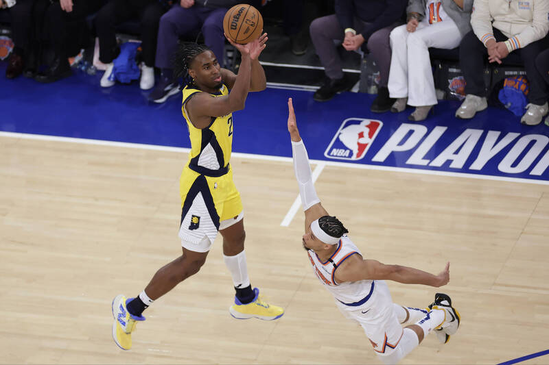 內史密斯轟進8顆三分球、拿30分。（美聯社）