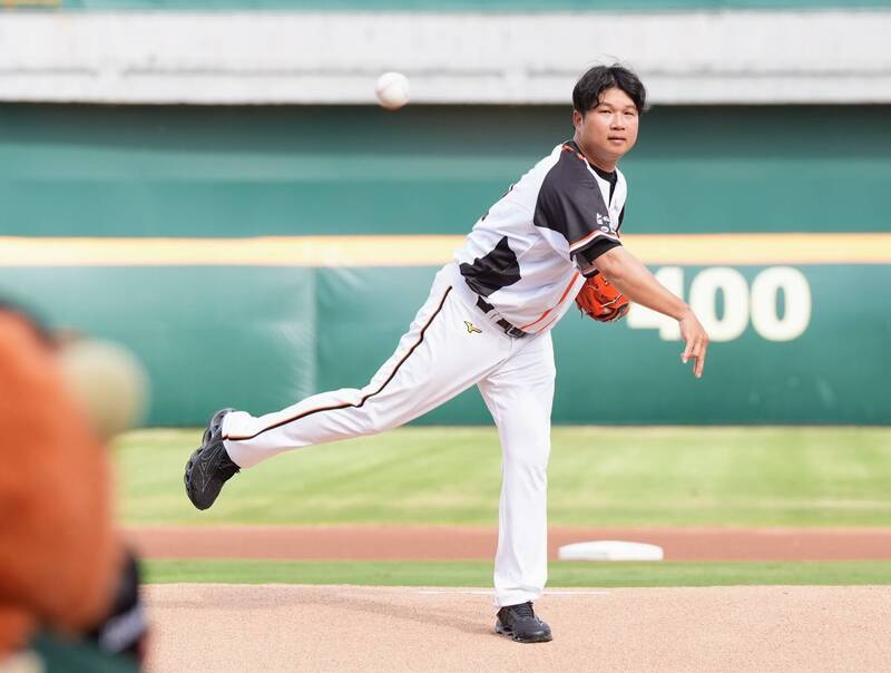 統一獅今天為前新人王「饅頭」傅于剛舉辦引退活動。（統一獅提供）