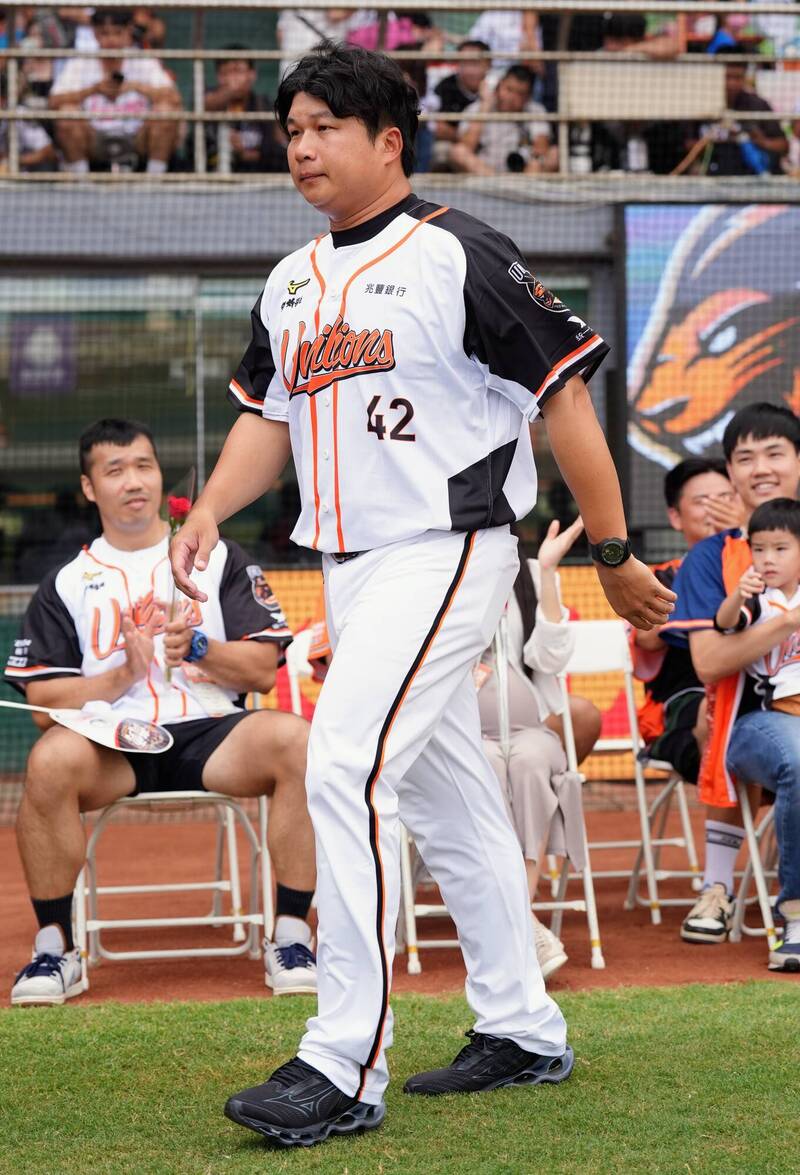 統一獅今天為前新人王「饅頭」傅于剛舉辦引退活動。（統一獅提供）