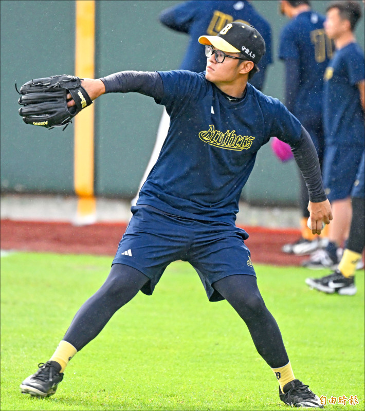 中信兄弟新人左投陳柏均。（記者林正堃攝）