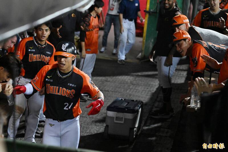 統一獅陳傑憲全壘打。（記者陳逸寬攝）