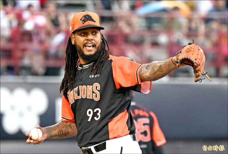 飛力獅解決手指破皮問題，以7局優質先發奪勝。（記者林正堃攝）
