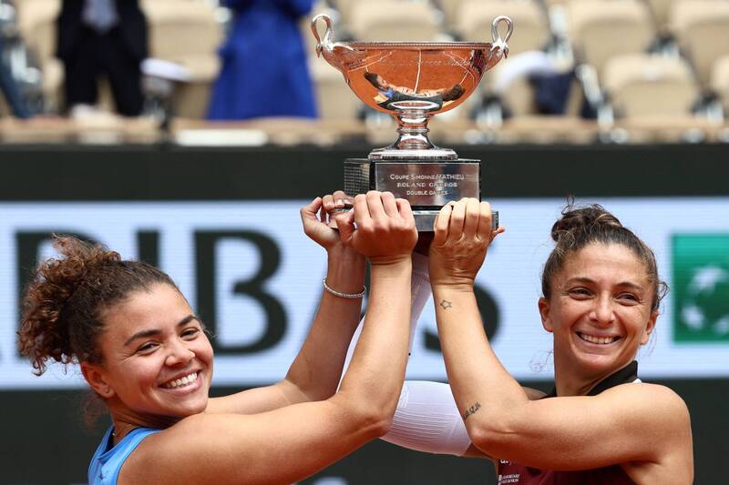 保莉妮／艾拉妮拿下女雙冠軍。（法新社）