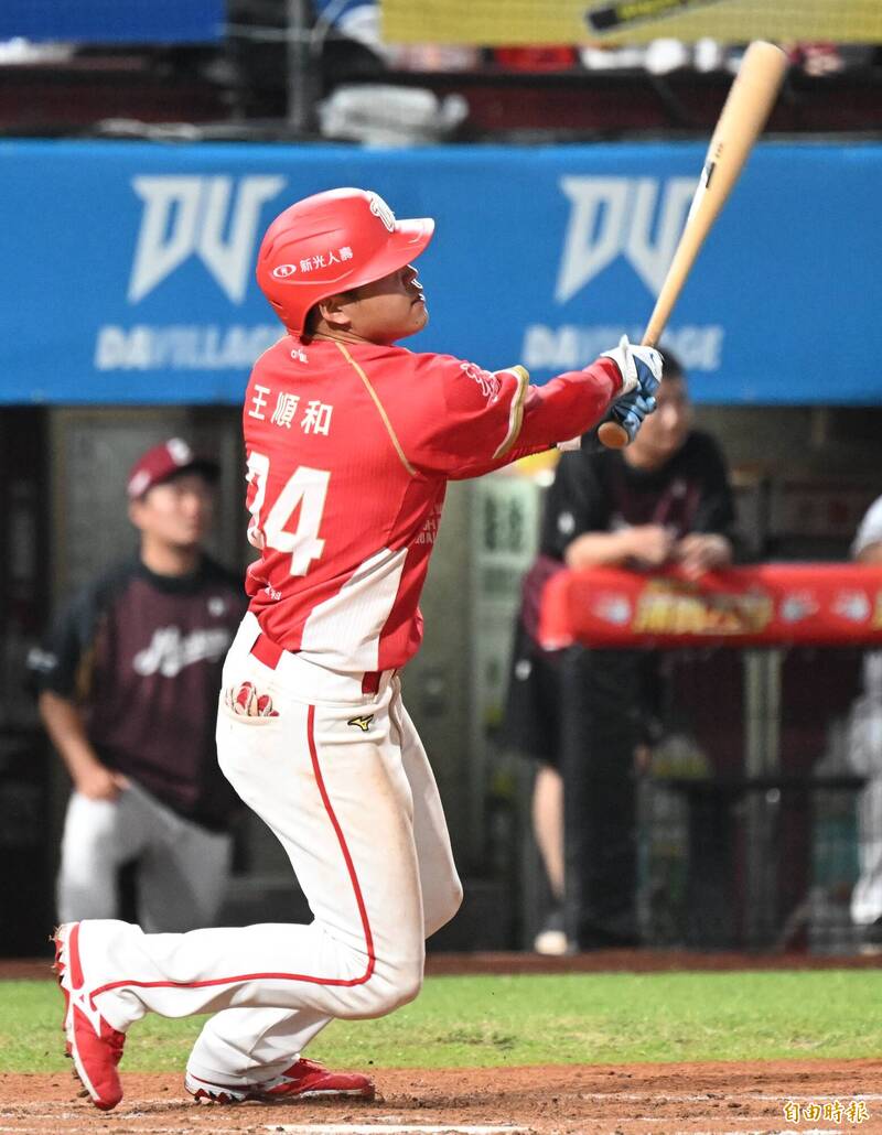 王順和轟出全壘打。（記者林正堃攝）