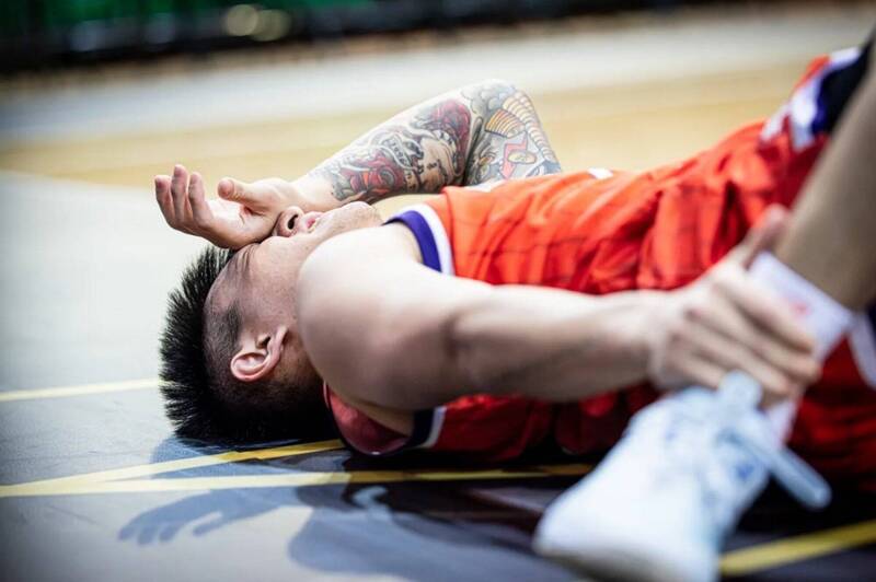 盧峻翔腳踝扭傷。（取自FIBA官網）