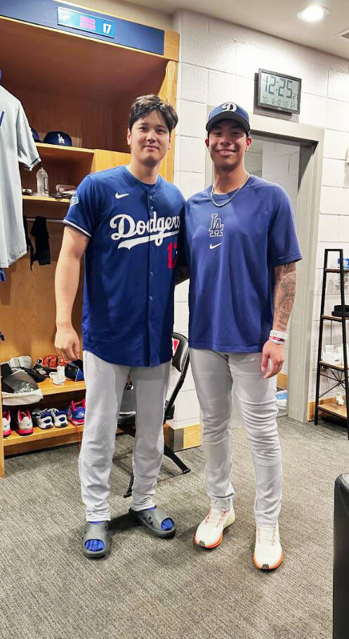 台灣旅美好手柯敬賢與大谷翔平合影。（圖取自柯敬賢的Threads）