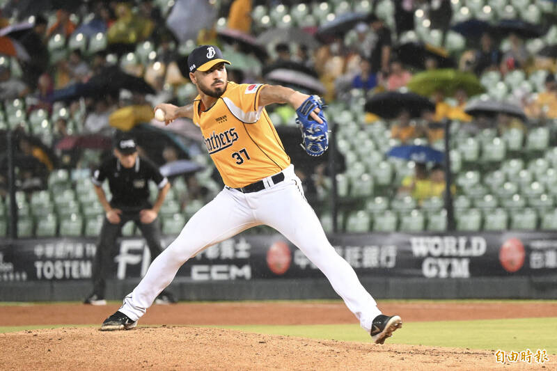 中信兄弟先發投手黃博多。（記者廖耀東攝）
