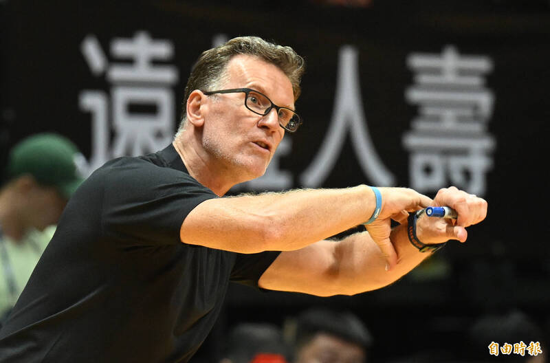 海神教練費雪。（記者林正堃攝）