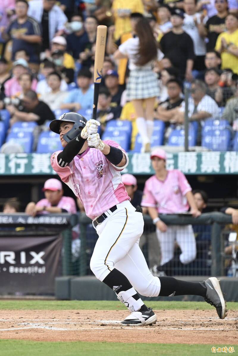 宋晟睿敲三分砲。（記者廖耀東攝）