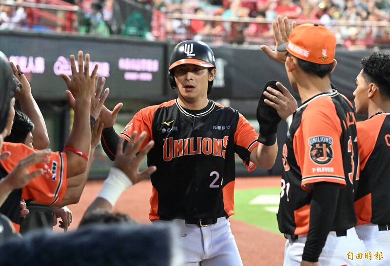 統一獅擊敗味全龍。（記者林正堃攝）