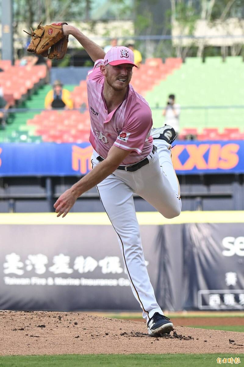 中信兄弟新洋投李博登。（記者廖耀東攝）