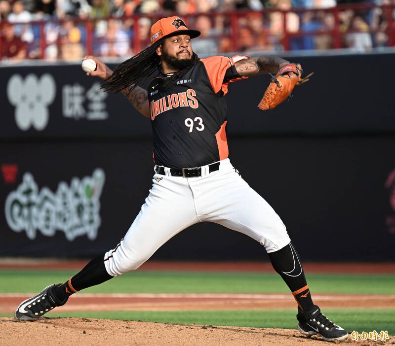 統一獅洋投飛力獅。（記者林正堃攝）