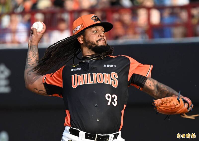 統一獅洋投飛力獅。（記者林正堃攝）