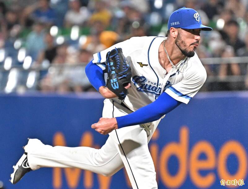 魔力藍好投。（記者塗建榮攝）