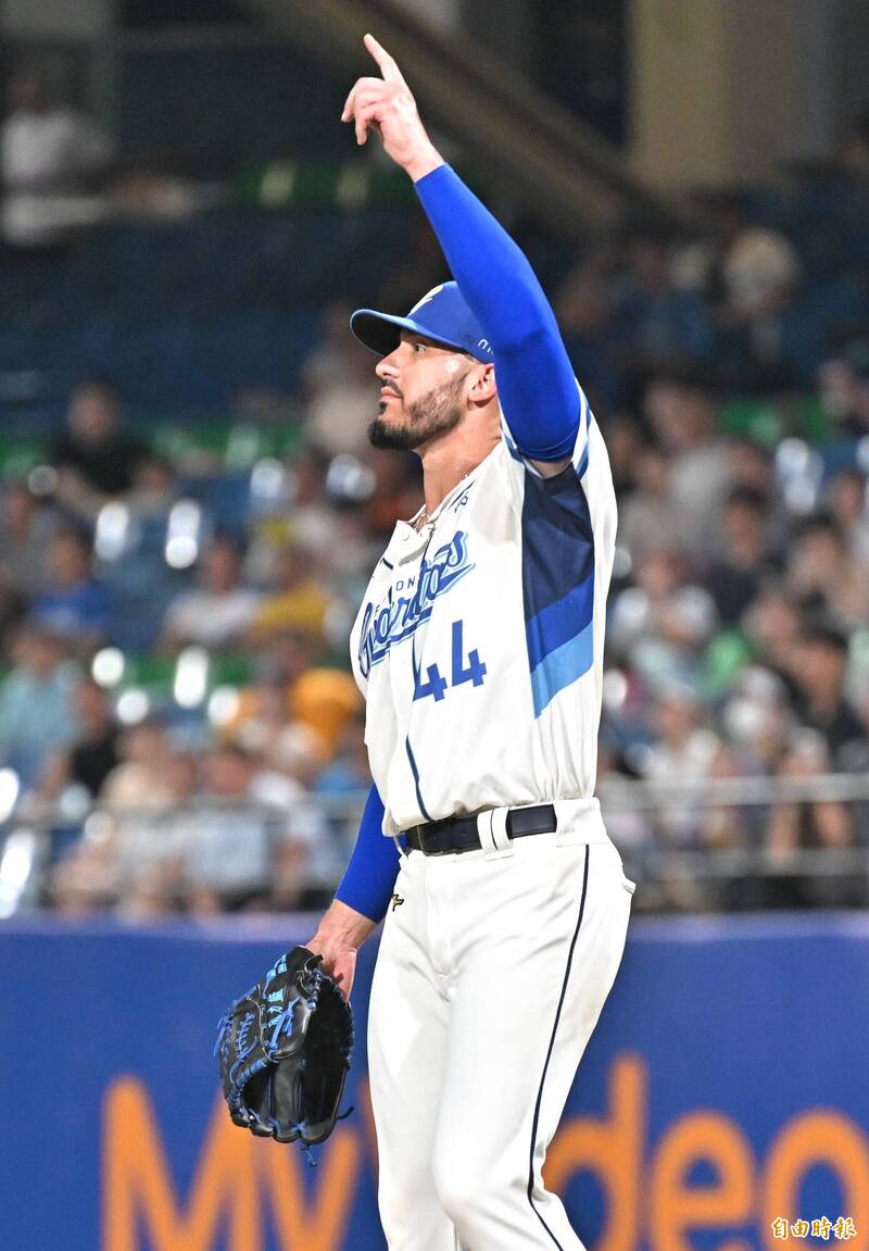 魔力藍好投。（記者塗建榮攝）