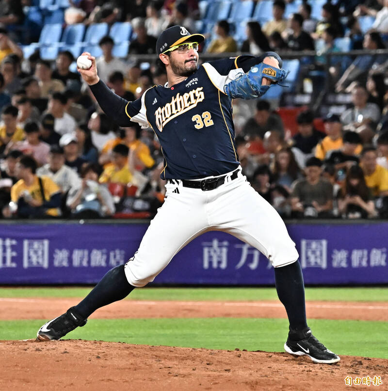 中信兄弟先發投手羅戈。（記者陳志曲攝）