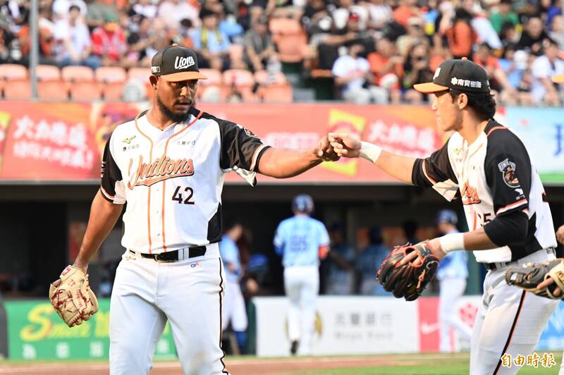 梅賽斯（左）。（資料照，記者李惠洲攝）