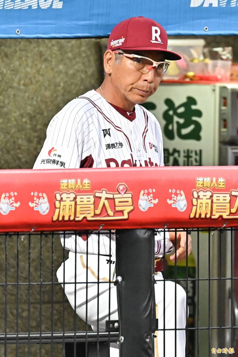 樂天桃猿總教練古久保健二。（記者陳志曲攝）
