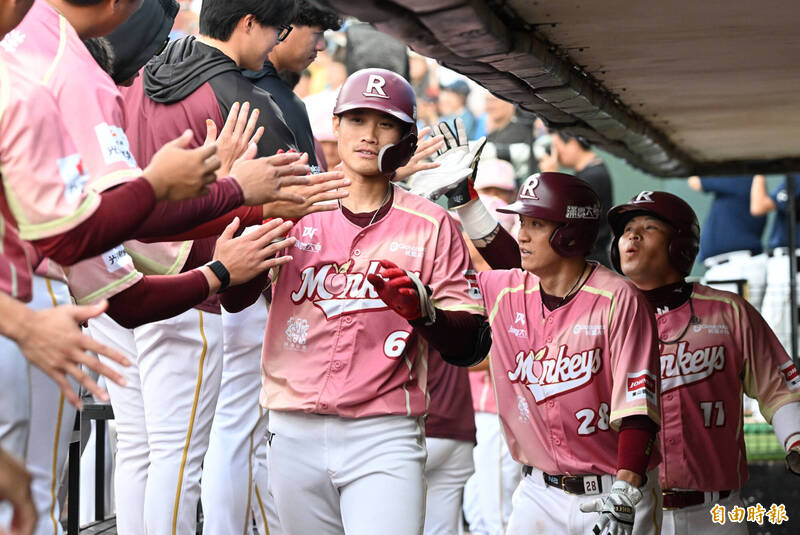 林承飛3分砲。（記者林正堃攝）