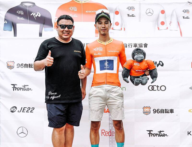 新任總成績領先的GUSTO橘衫由旅歐主將杜志濠穿上。（96聯賽提供）