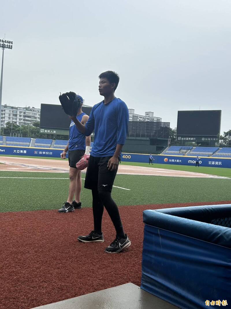 富邦練習生廖凡逸。（記者羅志朋攝）