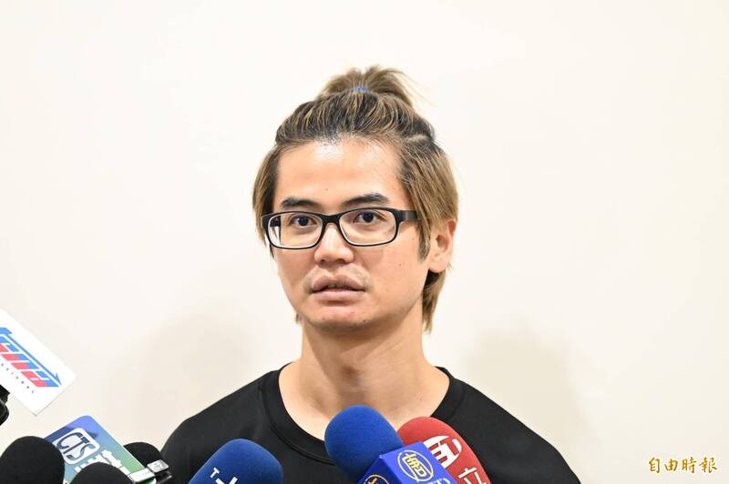 擊劍鈍劍教練陳柏槐。（記者李惠洲攝）