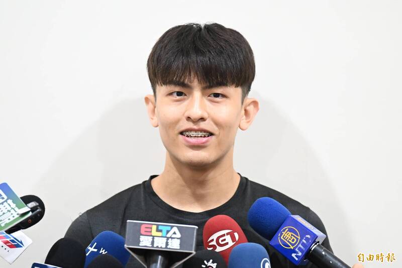 擊劍鈍劍選手陳致傑。（記者李惠洲攝）