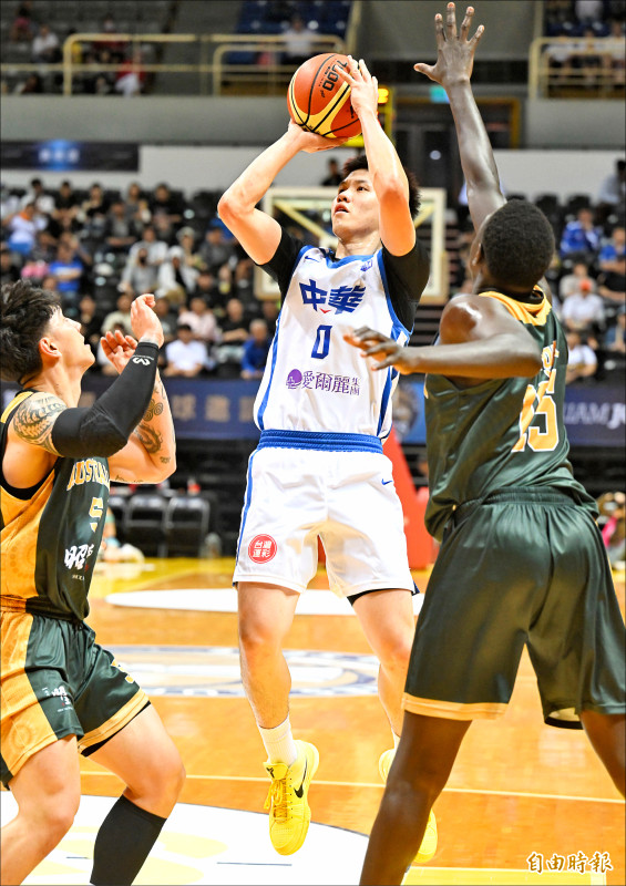 台灣藍林庭謙跳投得分。（記者林正堃攝）