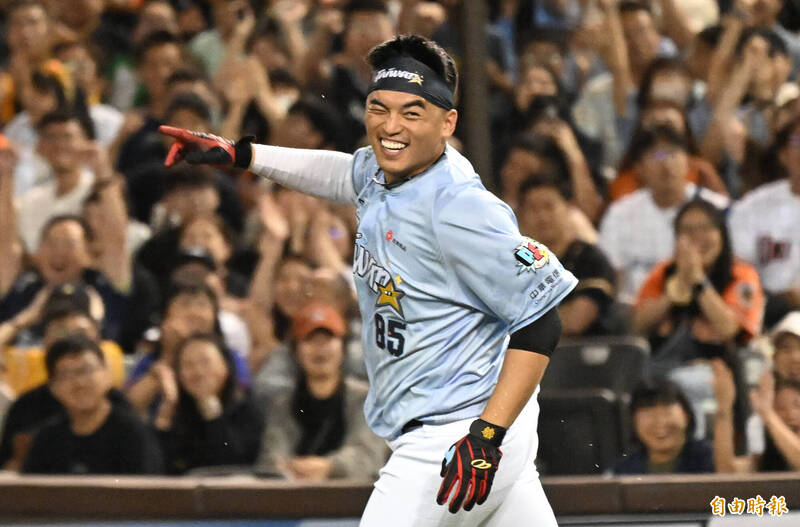 朱育賢在PK制敲出再見轟。（記者林正堃攝）