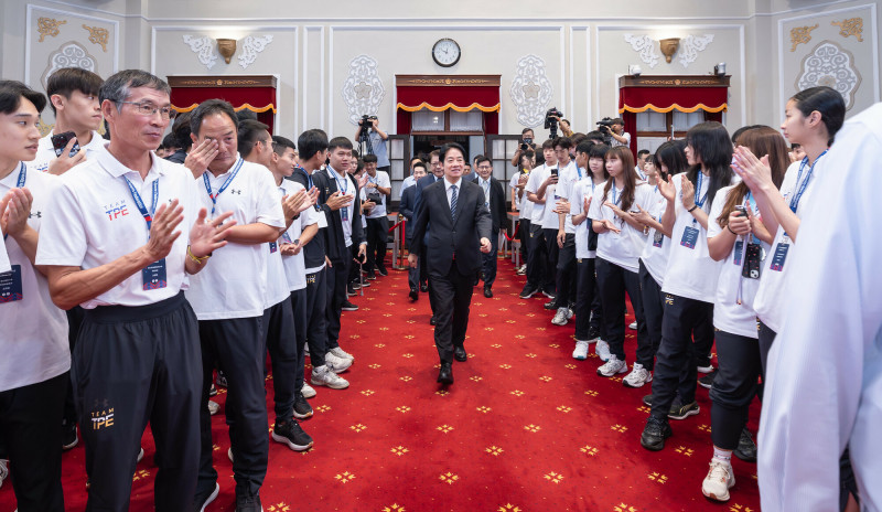 總統賴清德今接見世大運代表團選手，逐一細數選手們創下重要的紀錄，恭喜大家的精彩表現、為國爭光。（總統府提供）