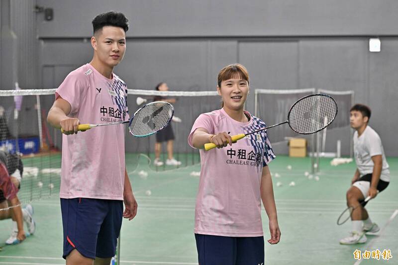 世大運混雙金牌楊筑云（左）、吳軒毅（右）專訪。（記者塗建榮攝）