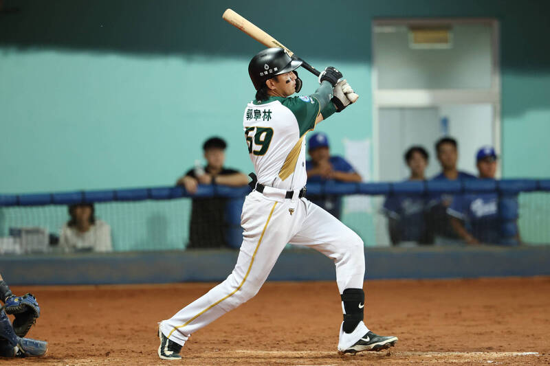 郭阜林生涯500安幫助台鋼獲勝。（台鋼雄鷹提供）